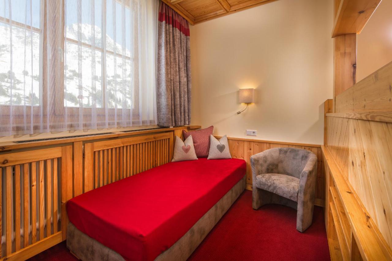 Hotel Garni Haus Tyrol Obertauern Exterior photo